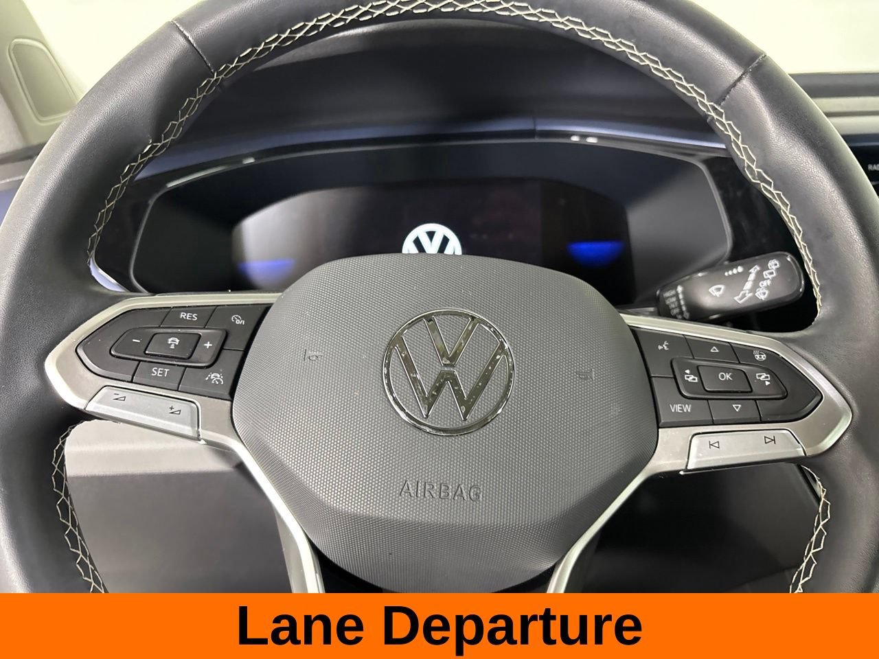Used 2023 Volkswagen Taos SE w/ Panoramic Sunroof Package AWD/4WD image 16