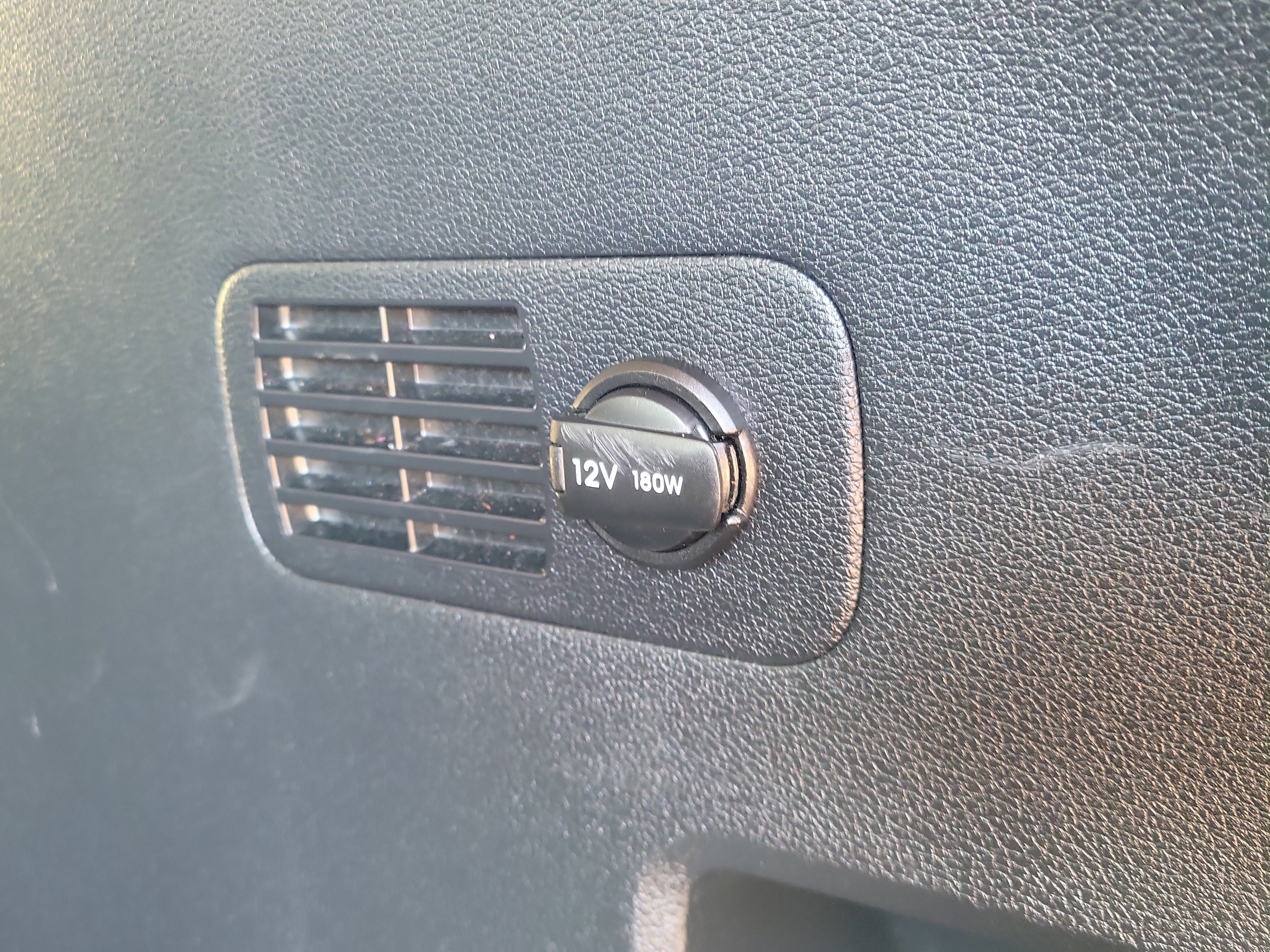 Used 2019 Hyundai Santa Fe SE image 8