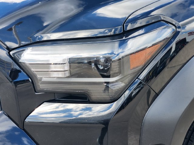 Certified 2025 Toyota 4Runner SR5 AWD/4WD image 9