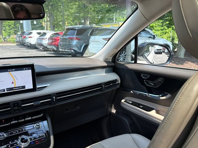 Used 2020 Lincoln Corsair AWD w/ Premium Package image 24