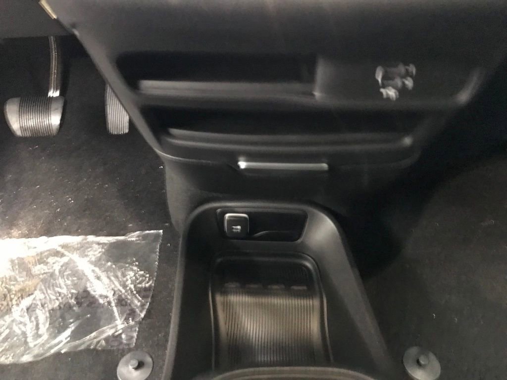 New 2026 Chrysler Pacifica Select w/ S Appearance Package AWD/4WD image 27