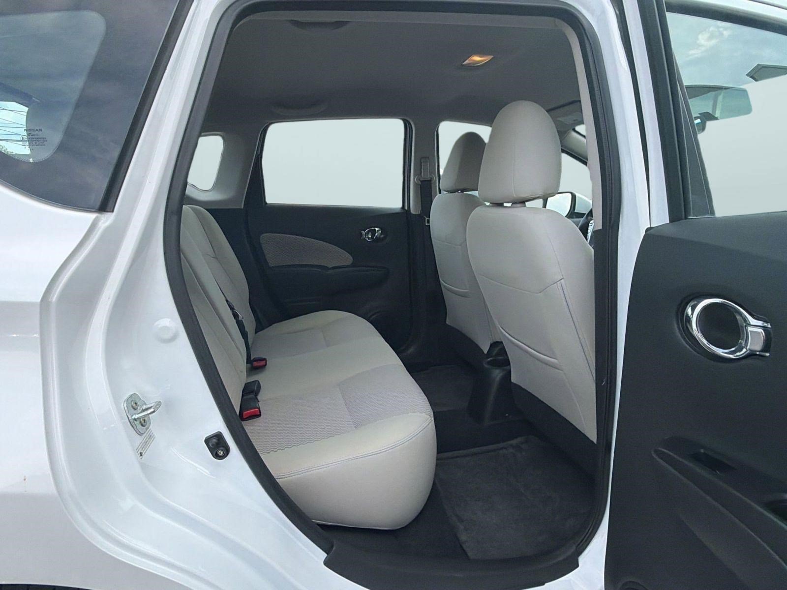Used 2015 Nissan Versa Note SV FWD image 22
