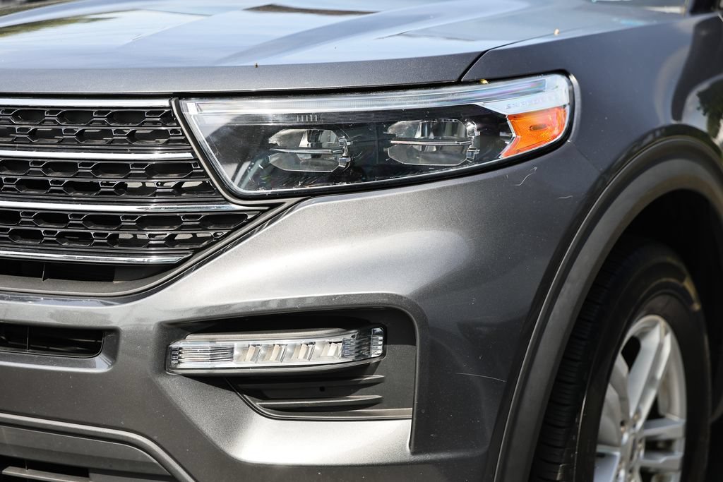 Used 2020 Ford Explorer XLT w/ Equipment Group 202A AWD/4WD image 12