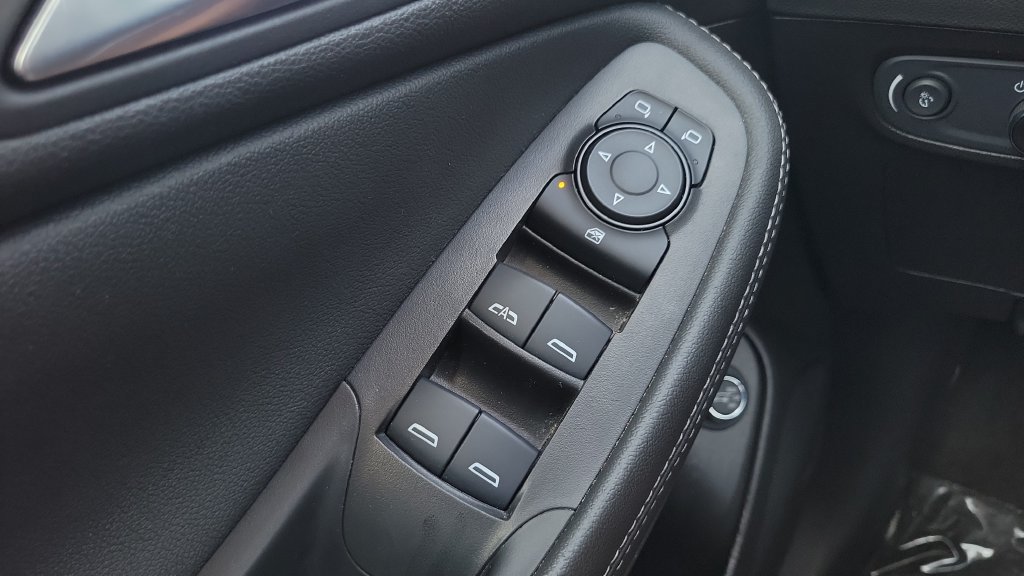 Used 2022 Buick Encore GX Select w/ Sport Touring Package FWD image 18