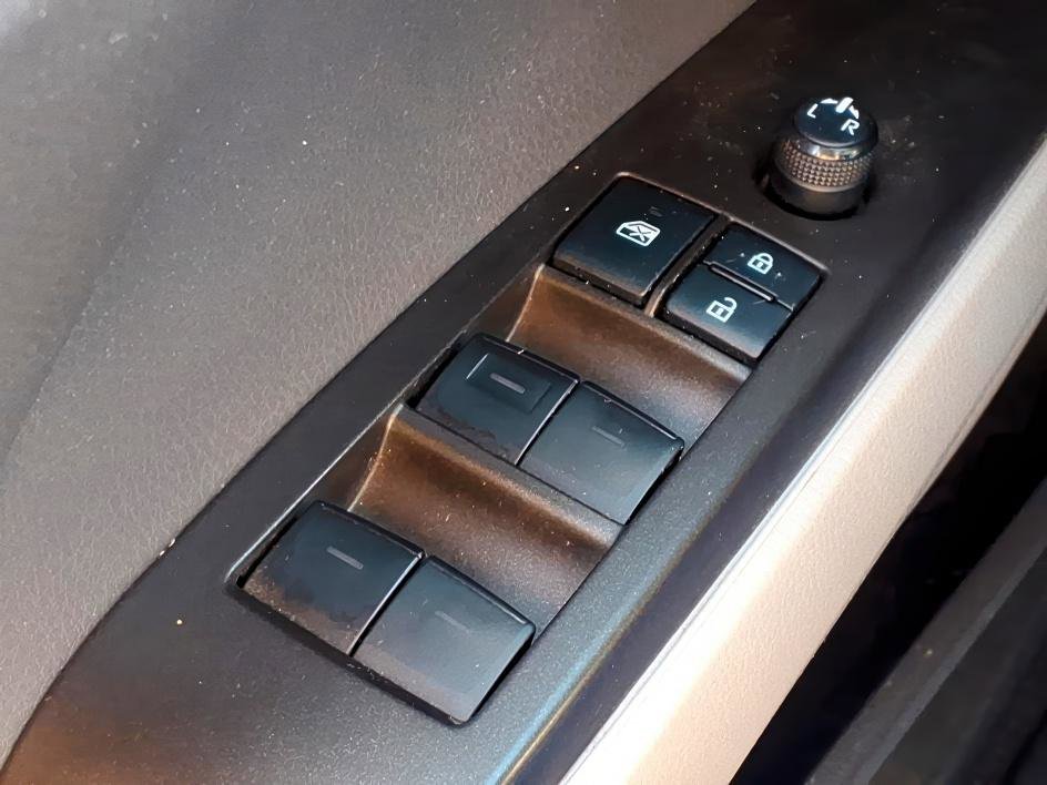 Used 2022 Toyota Camry LE image 14