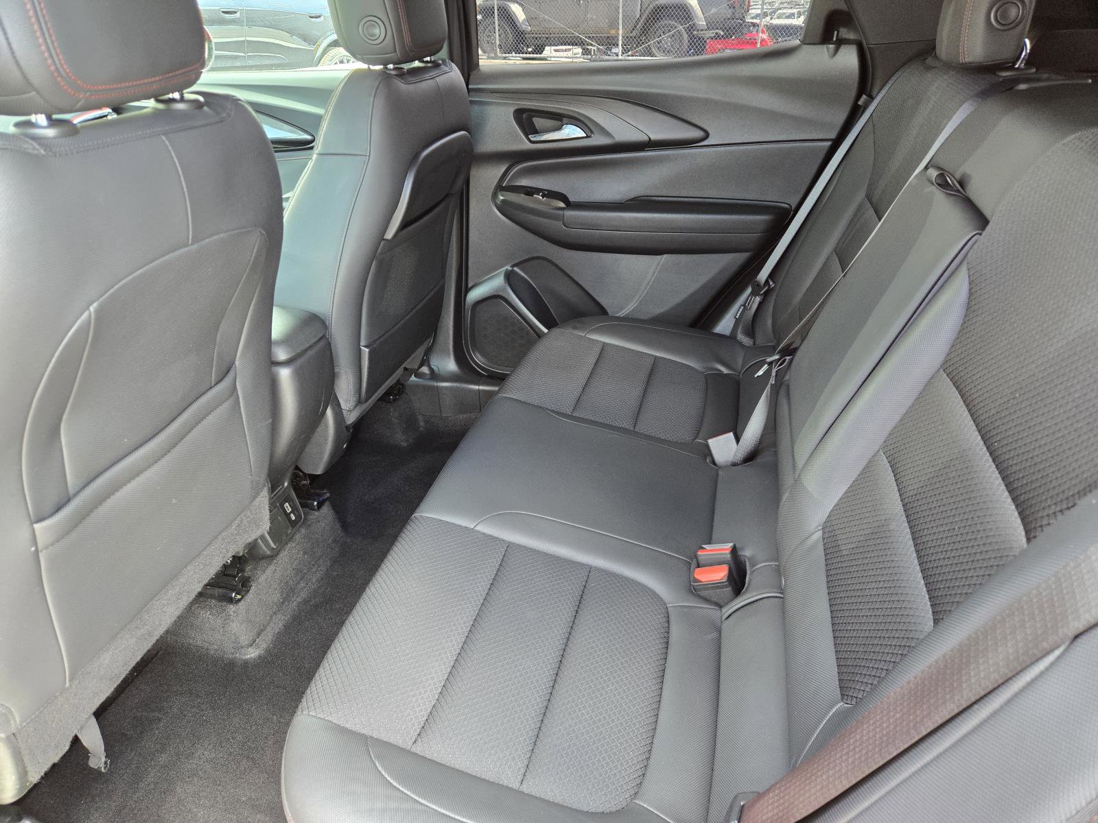 Used 2021 Chevrolet TrailBlazer RS w/ Convenience Package FWD image 27