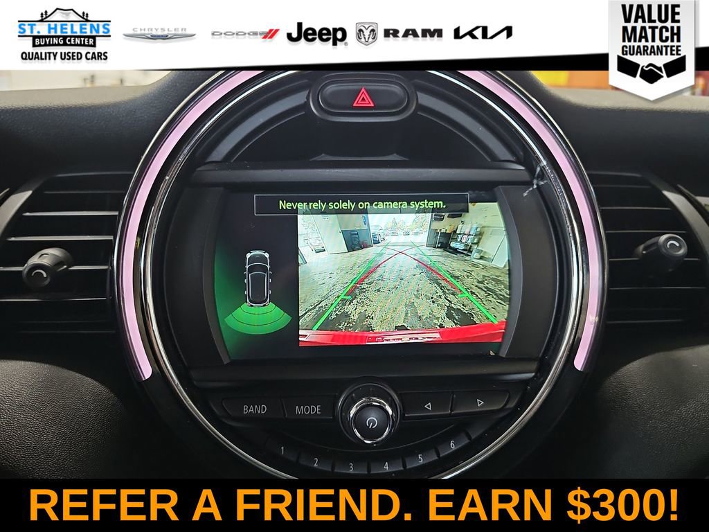 Used 2019 MINI Cooper 4-Door Hardtop w/ Premium Package FWD image 29