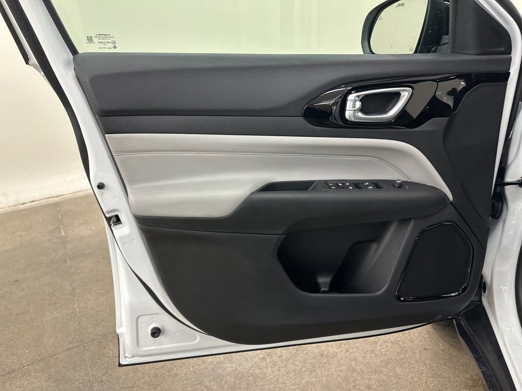 New 2026 Jeep Compass Limited image 29