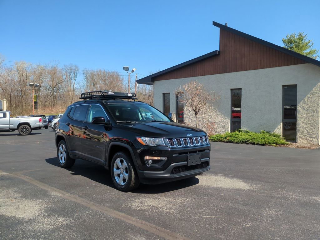 Used 2018 Jeep Compass Latitude AWD/4WD image 3