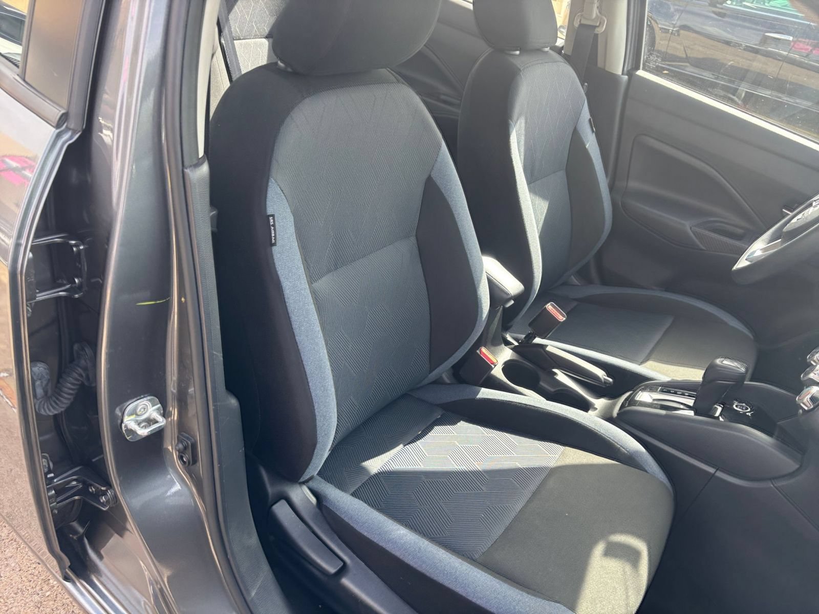 Used 2025 Nissan Versa SV FWD image 34
