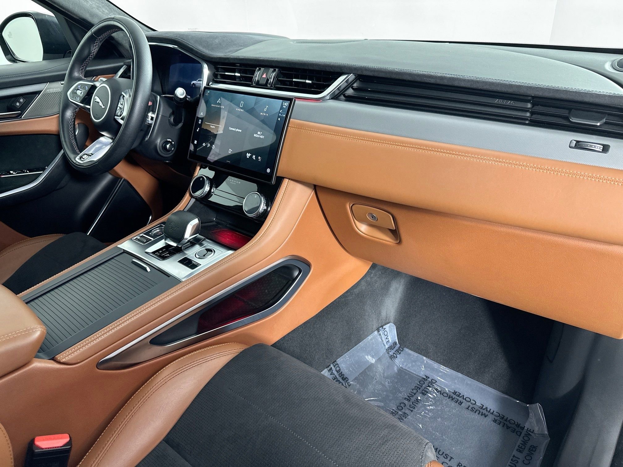 Certified 2021 Jaguar F-PACE SVR AWD/4WD image 28
