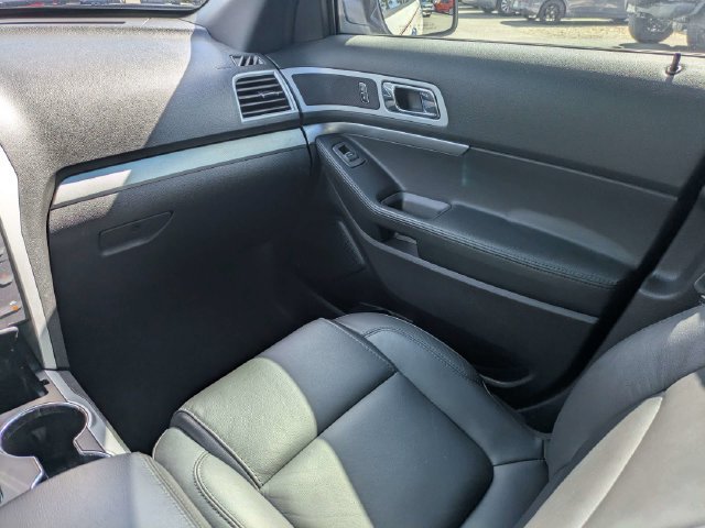 Used 2014 Ford Explorer XLT w/ Equipment Group 202A FWD image 26