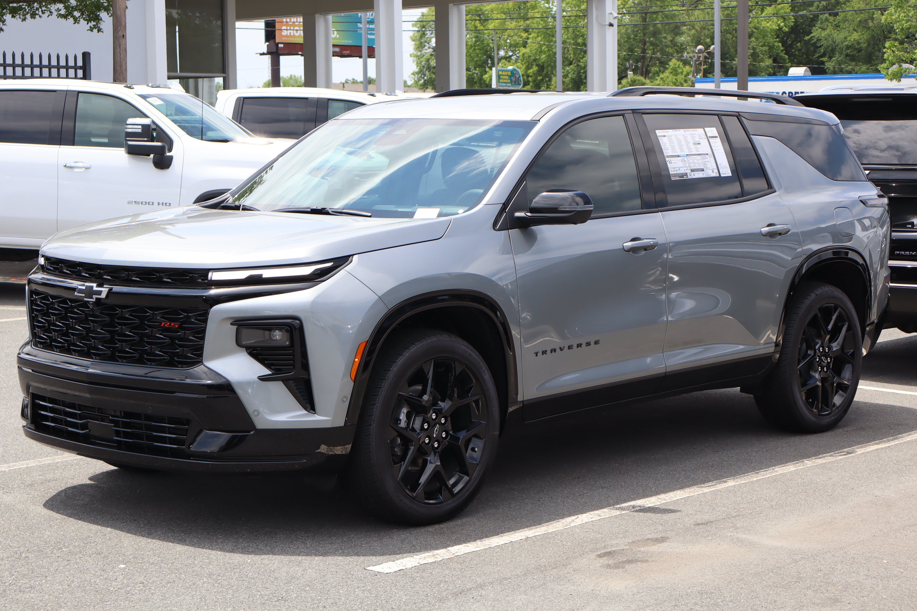 New 2026 Chevrolet Traverse RS w/ LPO, Cargo Package FWD image 3