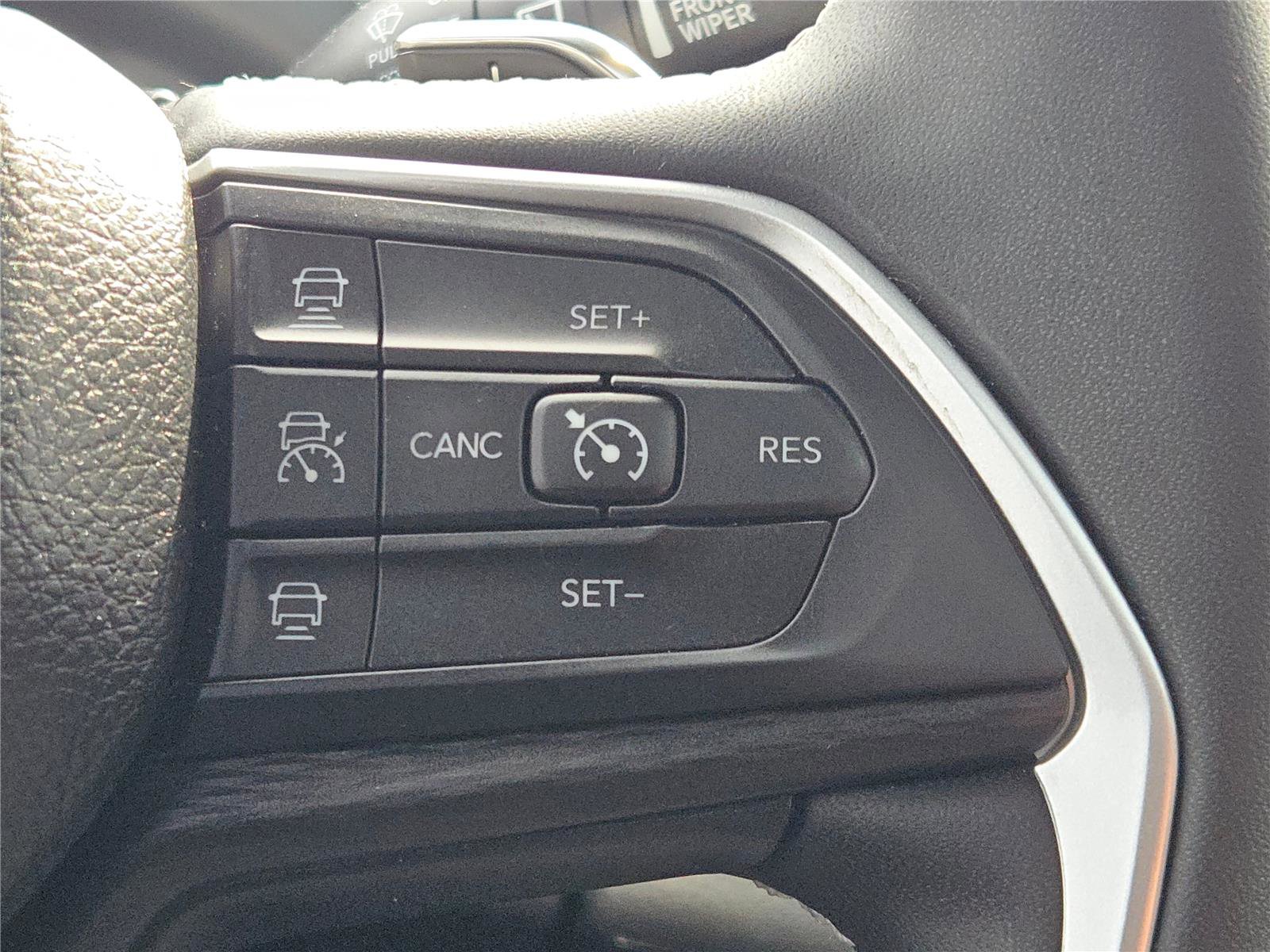 Used 2024 Jeep Grand Cherokee Laredo X image 35