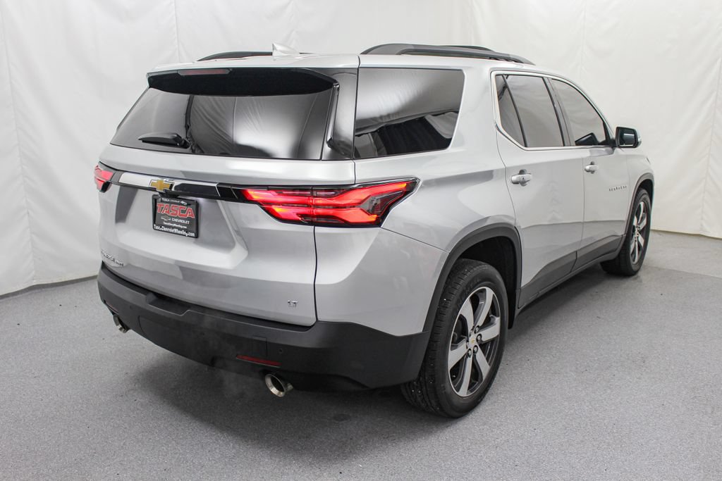 Used 2022 Chevrolet Traverse LT w/ LT Premium Package AWD/4WD image 12