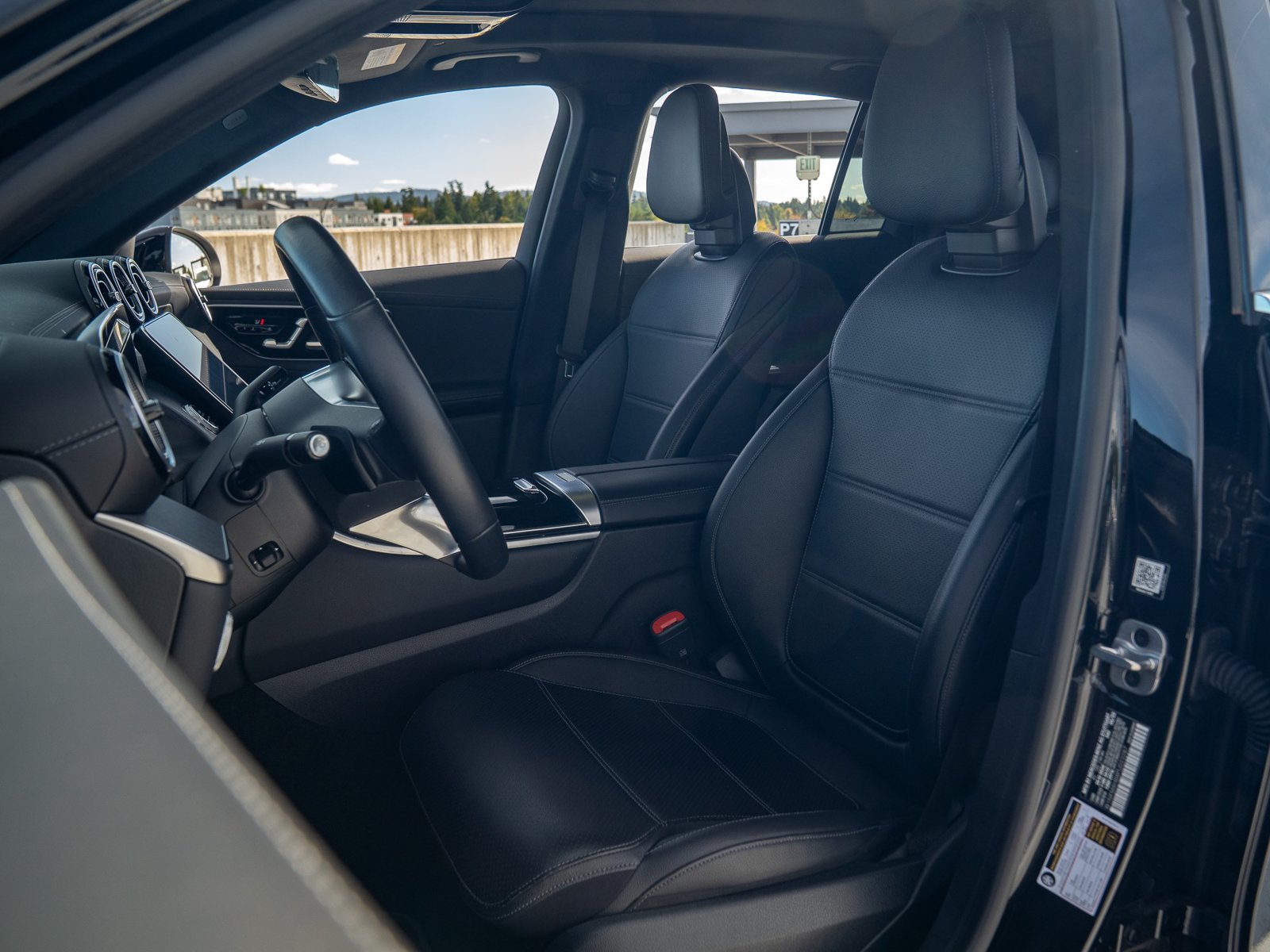 Used 2023 Mercedes-Benz GLC 300 4MATIC image 24