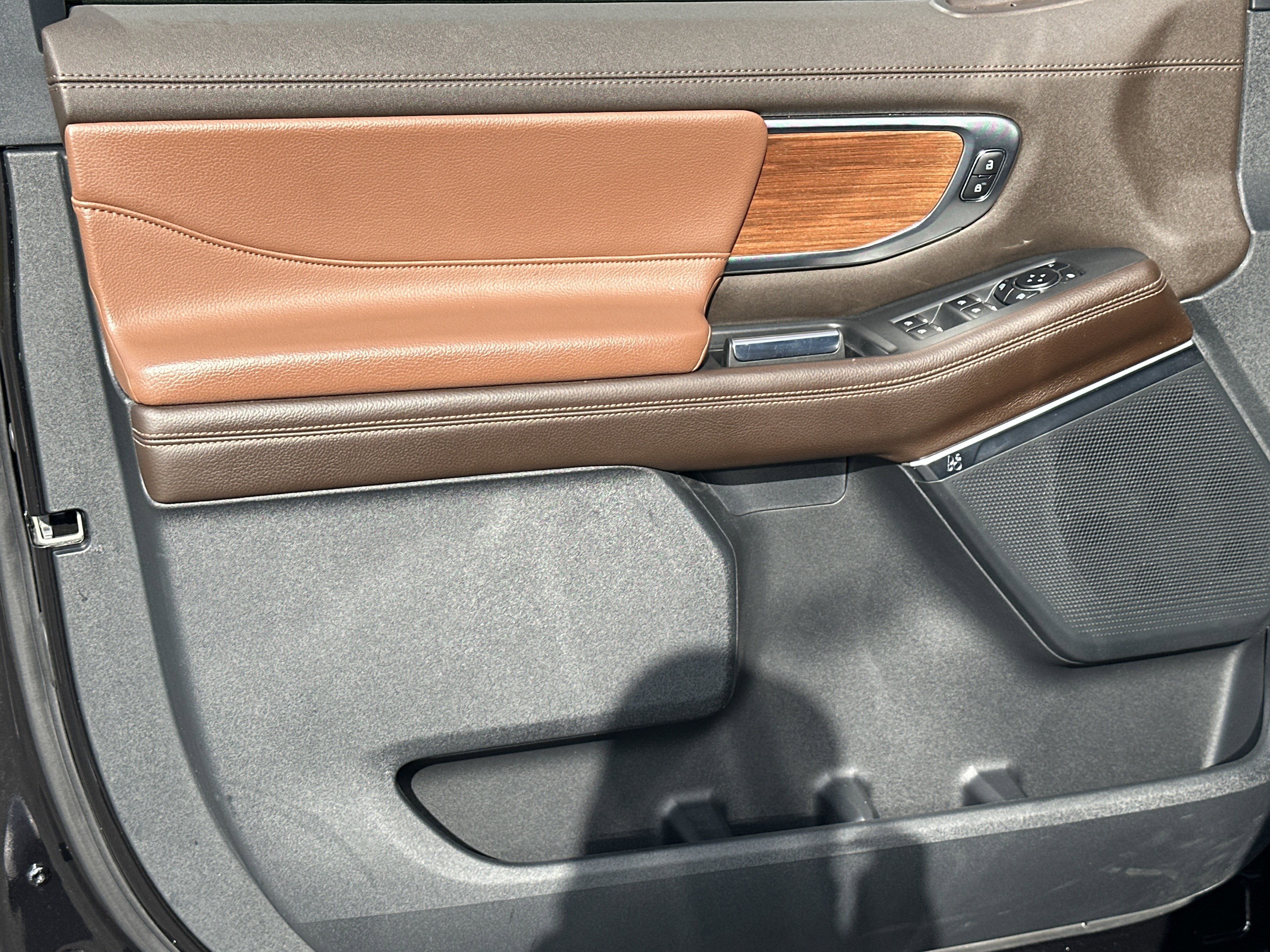 Used 2025 Ford Expedition King Ranch image 11