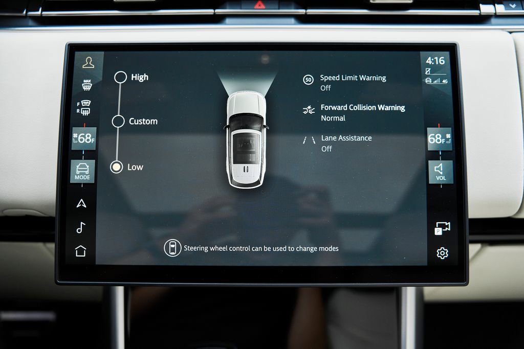 Used 2025 Land Rover Range Rover Long Wheelbase SE image 77