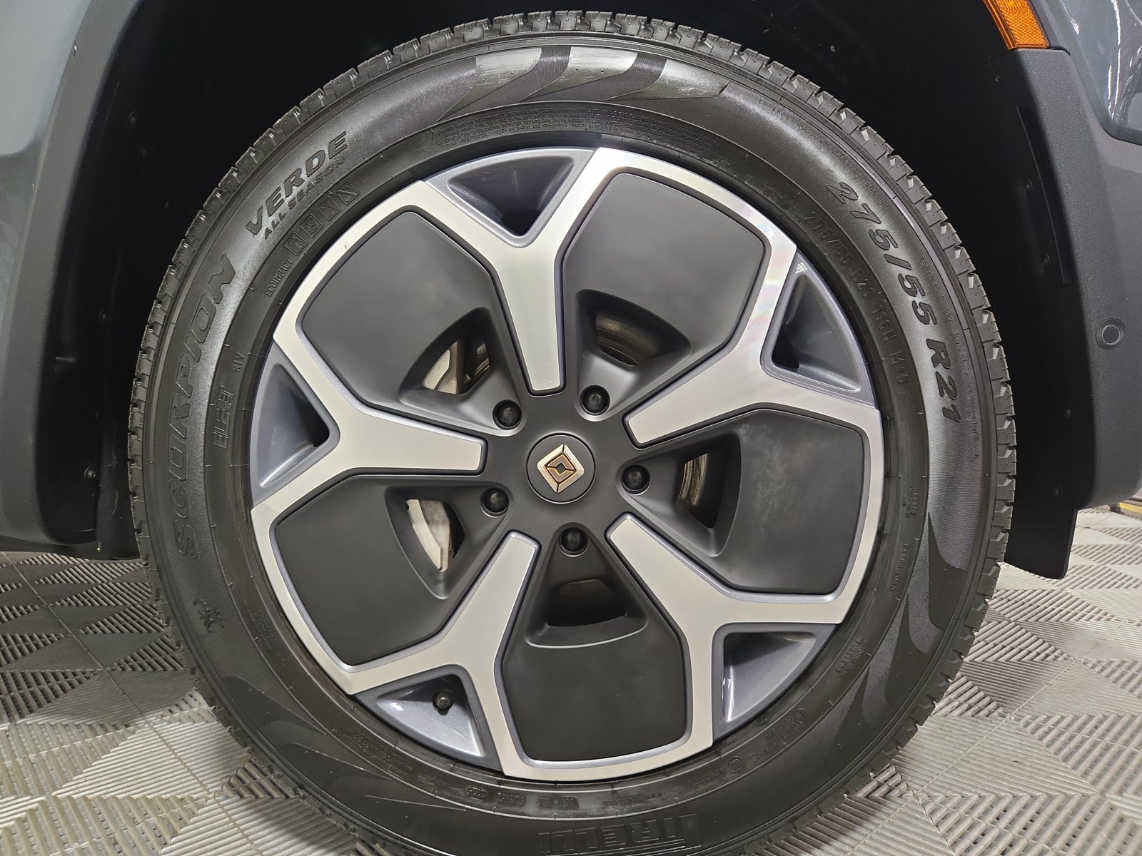 Used 2024 Rivian R1T Adventure Dual AWD/4WD image 11