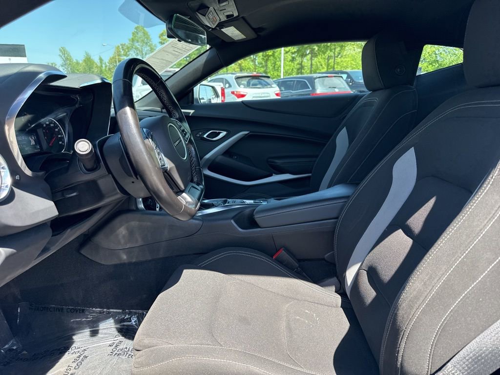 Used 2023 Chevrolet Camaro LT RWD image 9