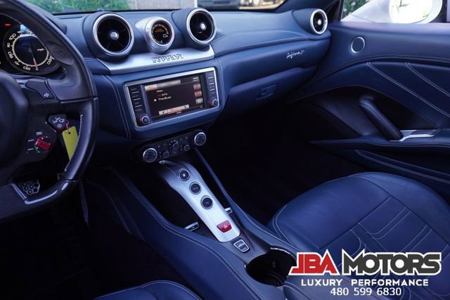 Used 2015 Ferrari California T image 9