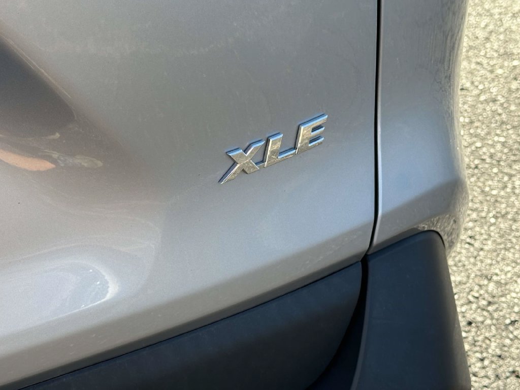 Used 2024 Toyota RAV4 XLE FWD image 11