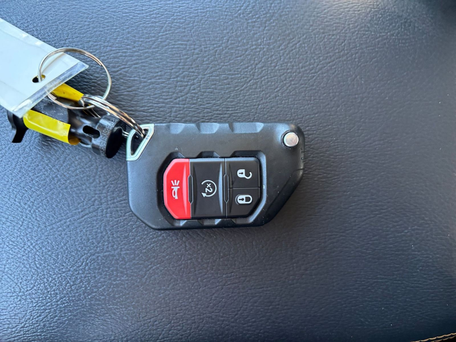 Used 2025 Jeep Wrangler Sahara image 22