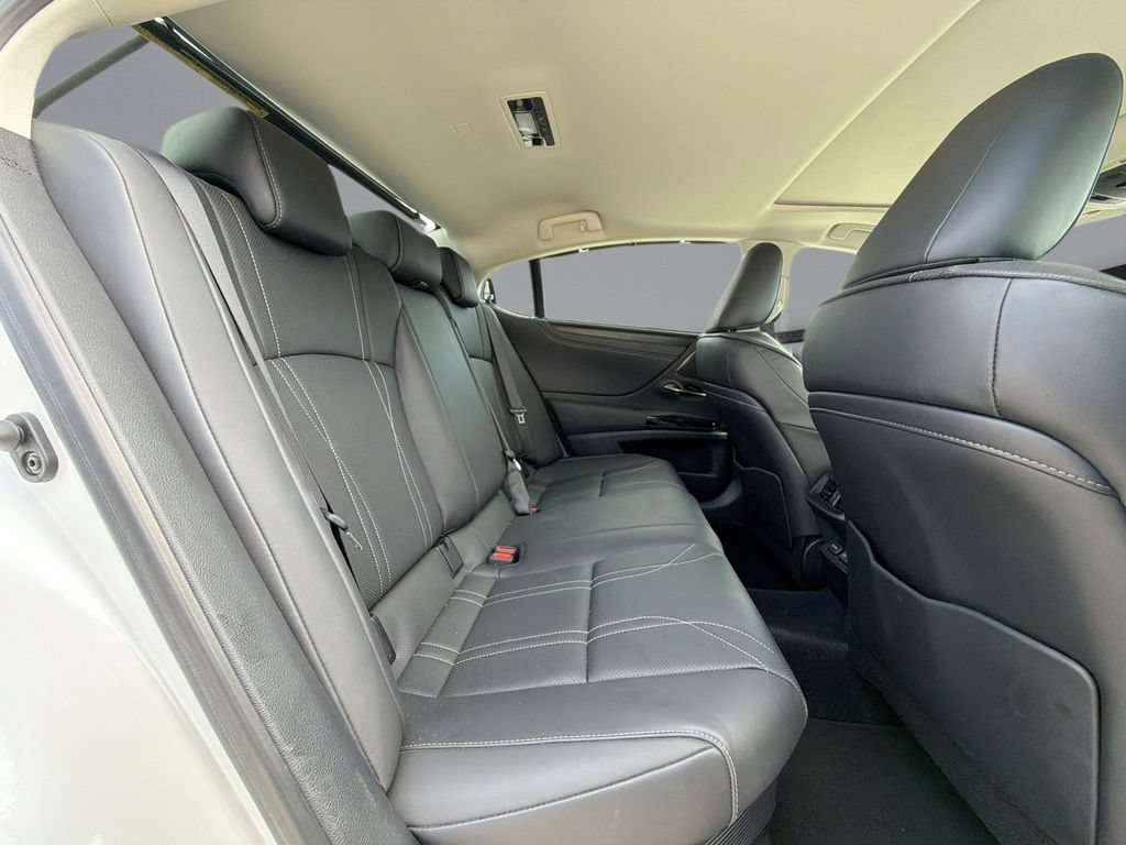 Certified 2024 Lexus ES 300h Ultra Luxury w/ Accessory Package (Z2) FWD image 17