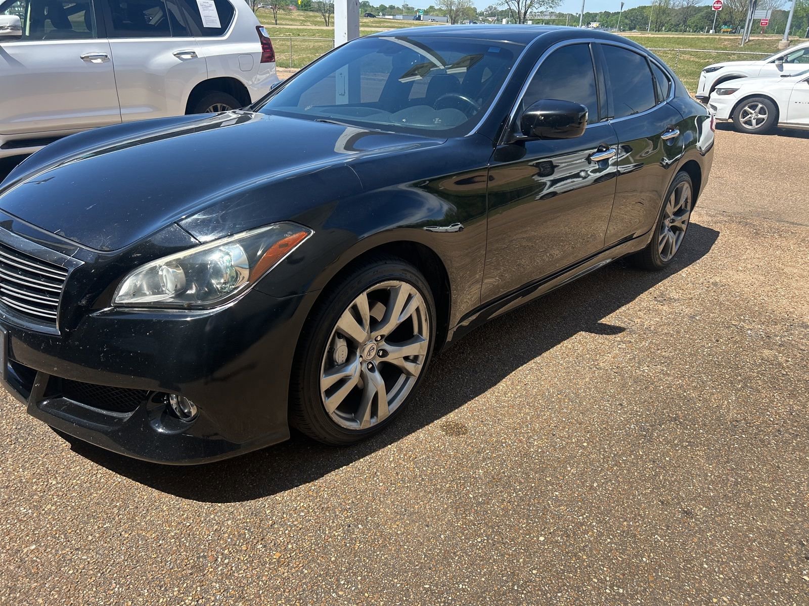 Used 2013 INFINITI M37 x w/ Premium Pkg image 2