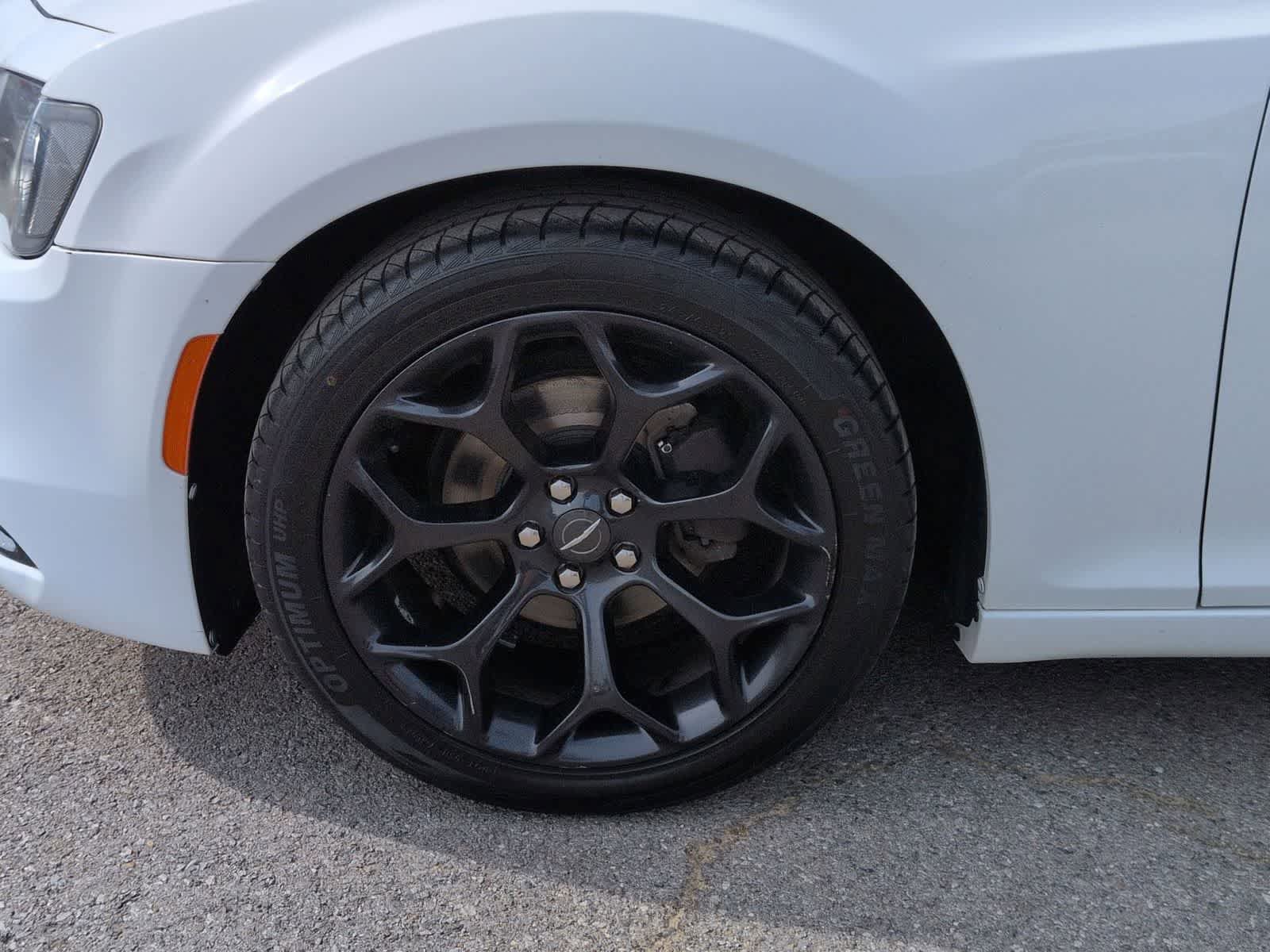 Used 2019 Chrysler 300 S RWD image 14