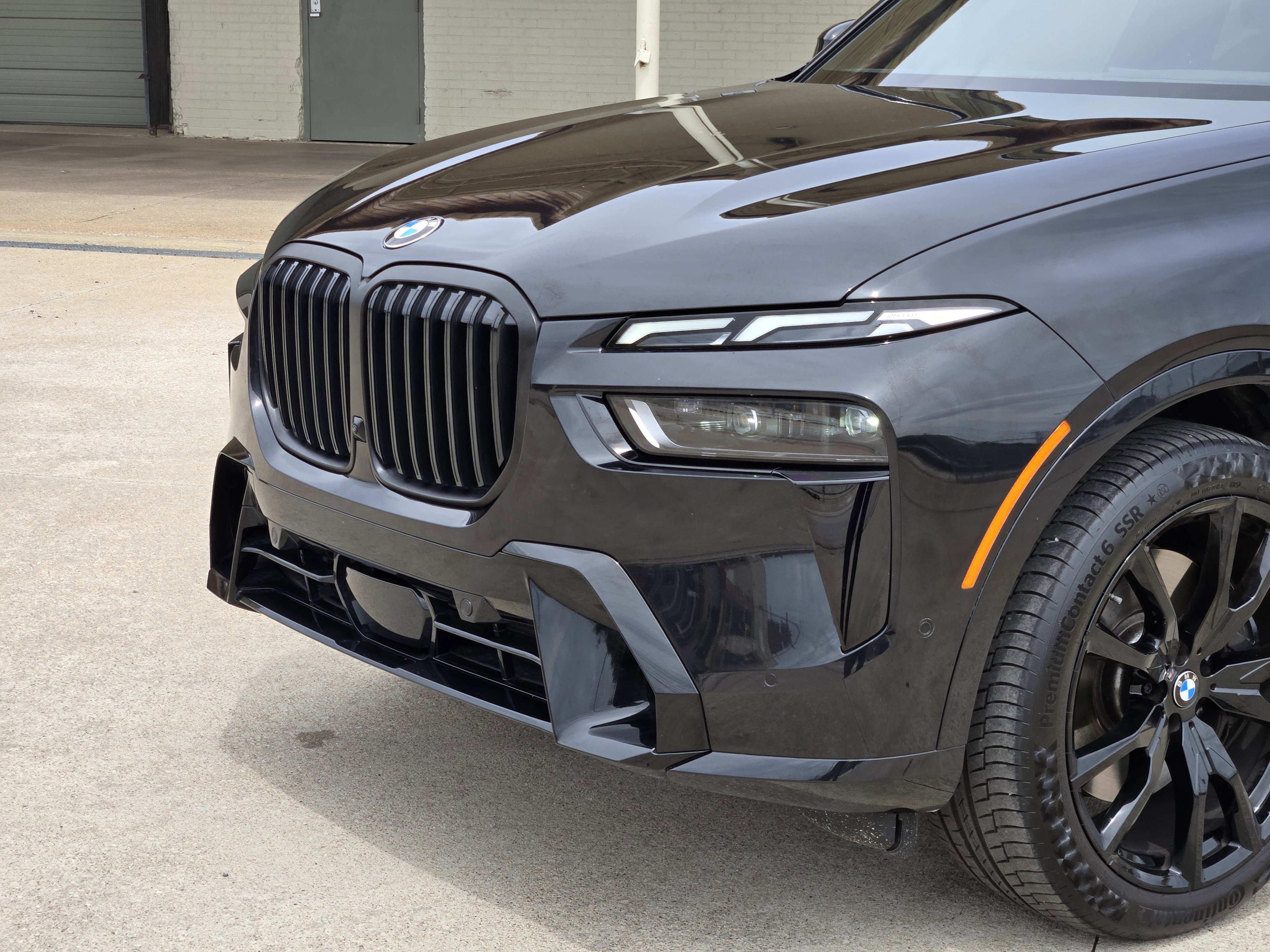 Used 2026 BMW X7 xDrive40i w/ M Sport Package AWD/4WD image 12
