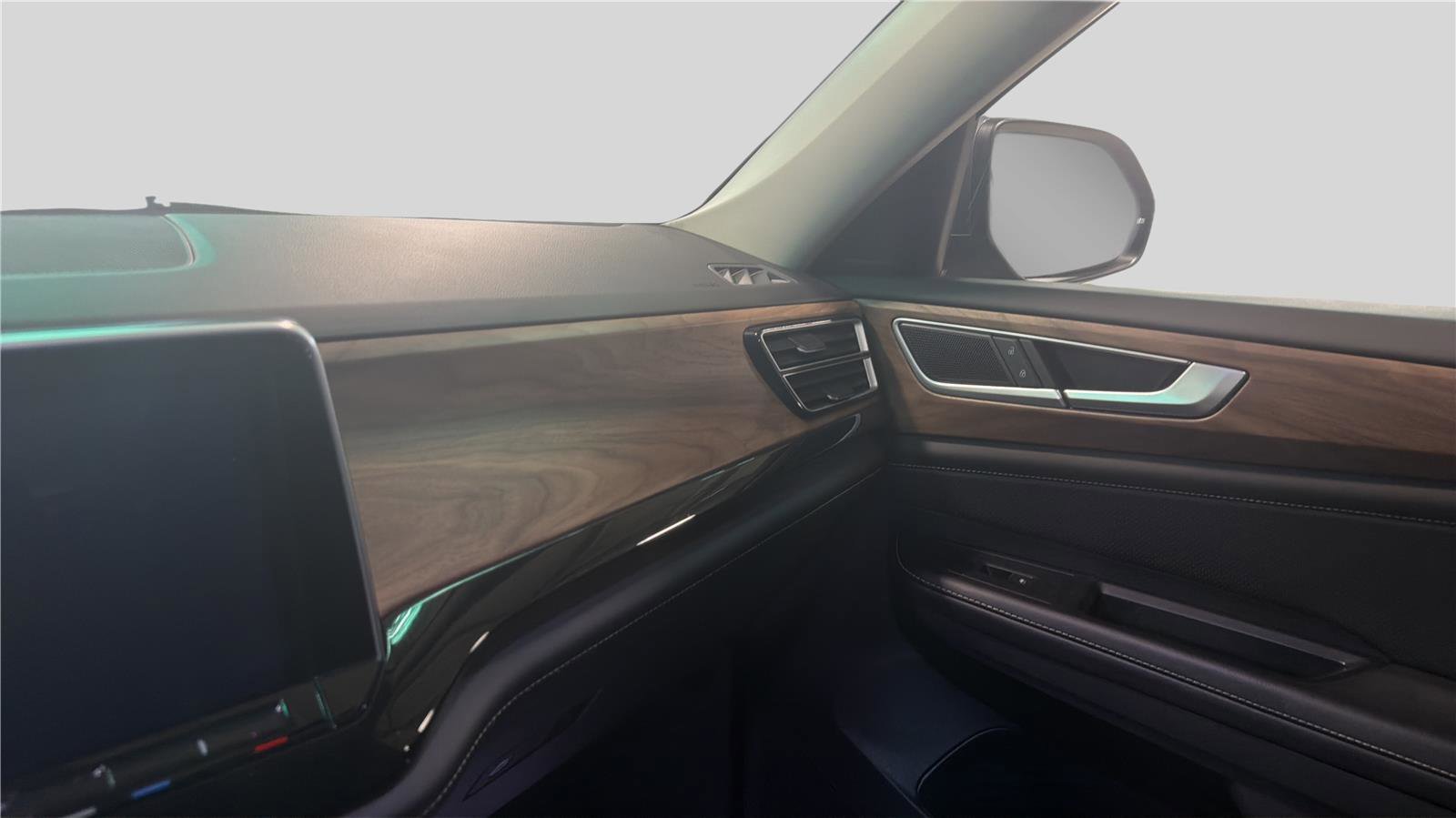 Used 2025 Volkswagen Atlas SE FWD image 10