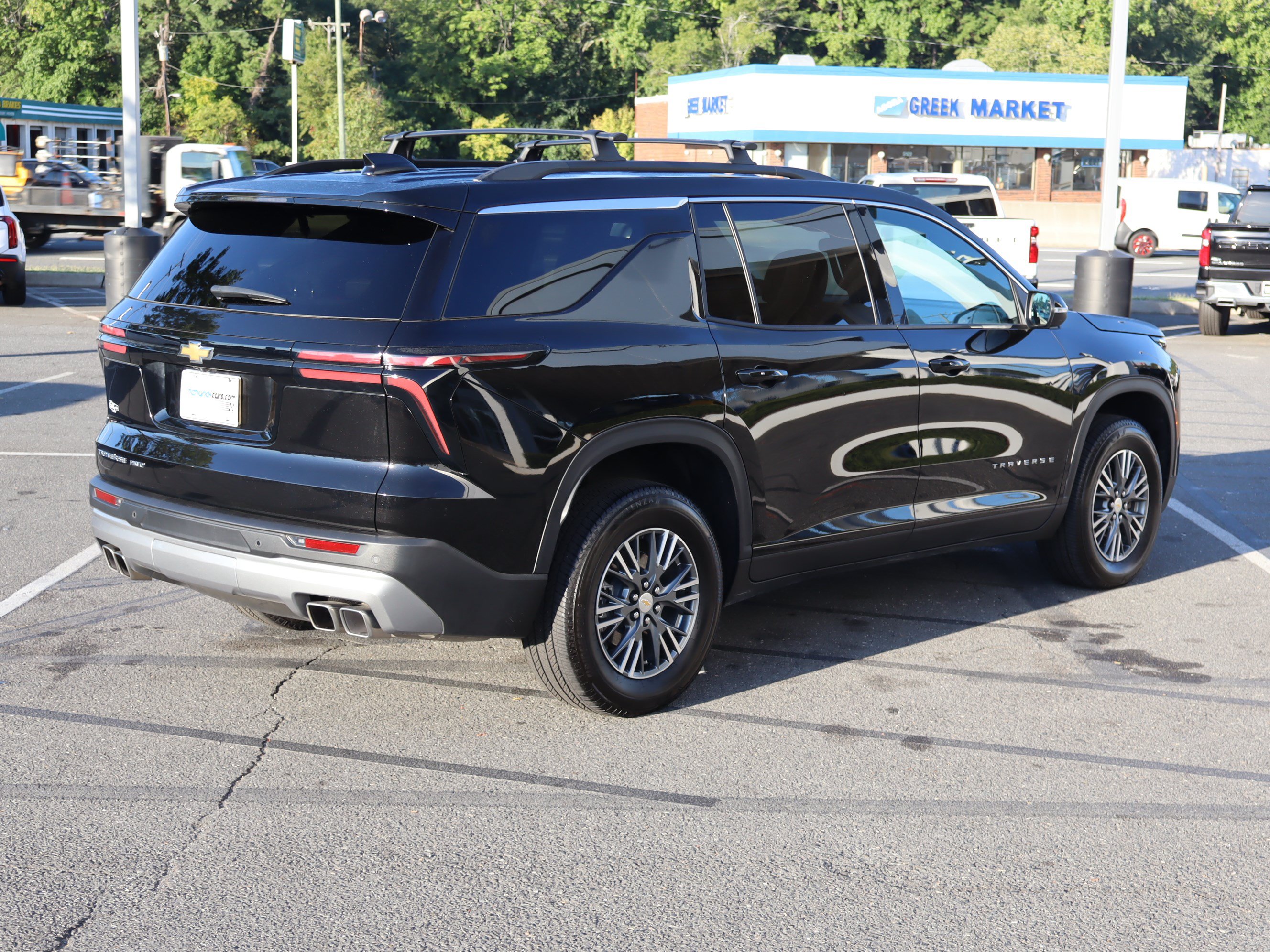 Used 2025 Chevrolet Traverse LT AWD/4WD image 10
