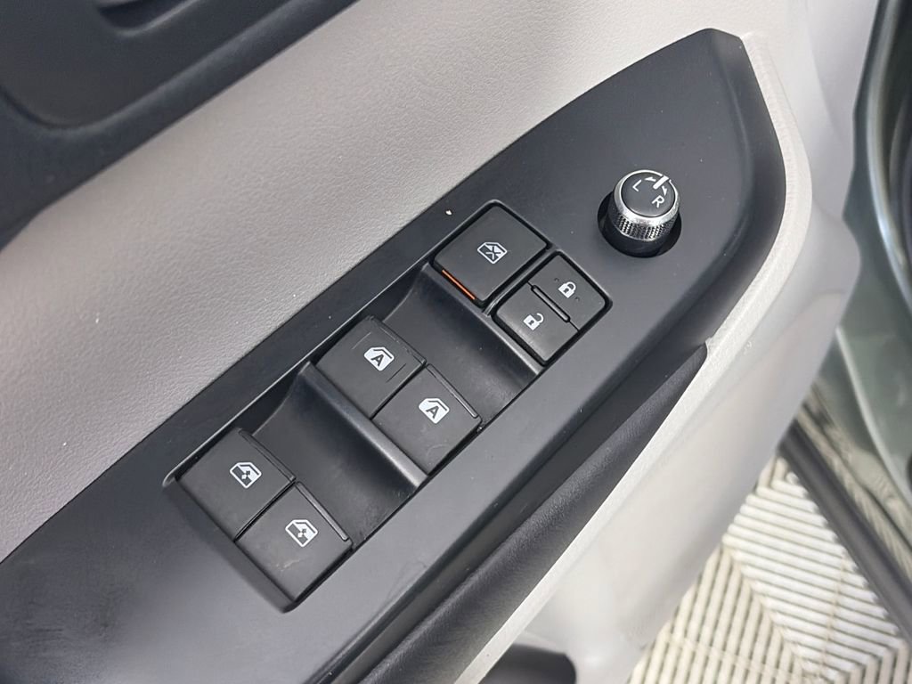 Used 2017 Toyota Highlander XLE w/ Carpet Mat Package AWD/4WD image 25