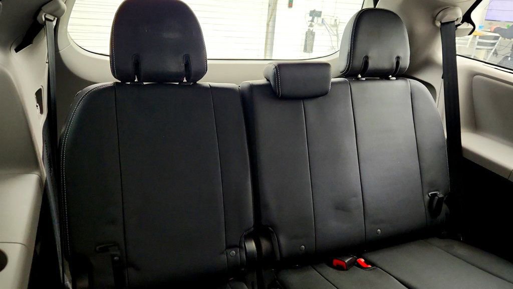 Used 2018 Toyota Sienna SE Premium image 23