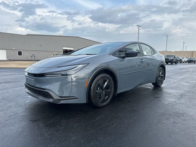 New 2026 Toyota Prius LE image 3