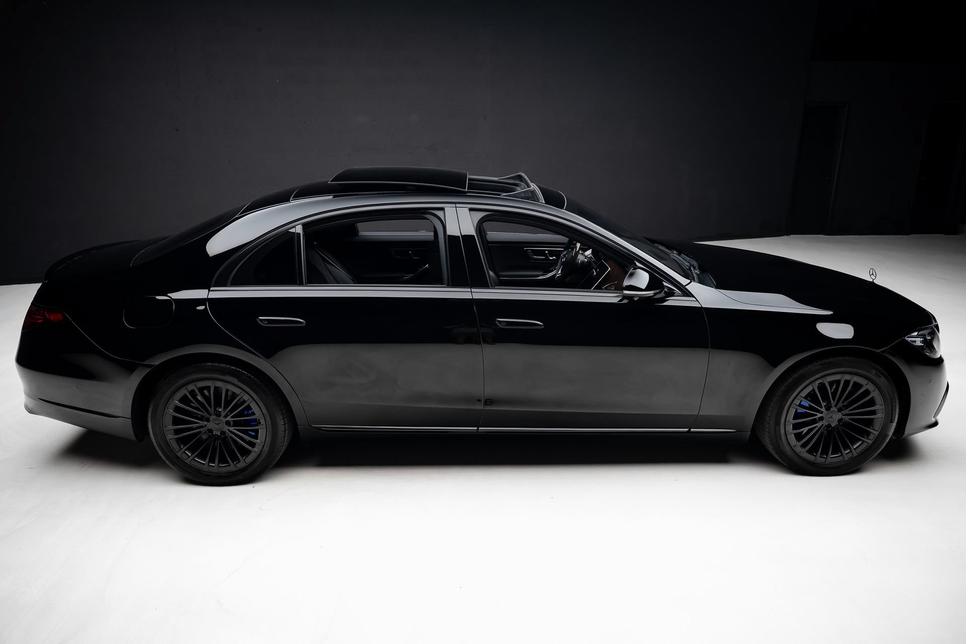 Used 2024 Mercedes-Benz S 580e 4MATIC Sedan w/ Warmth & Comfort Package image 35