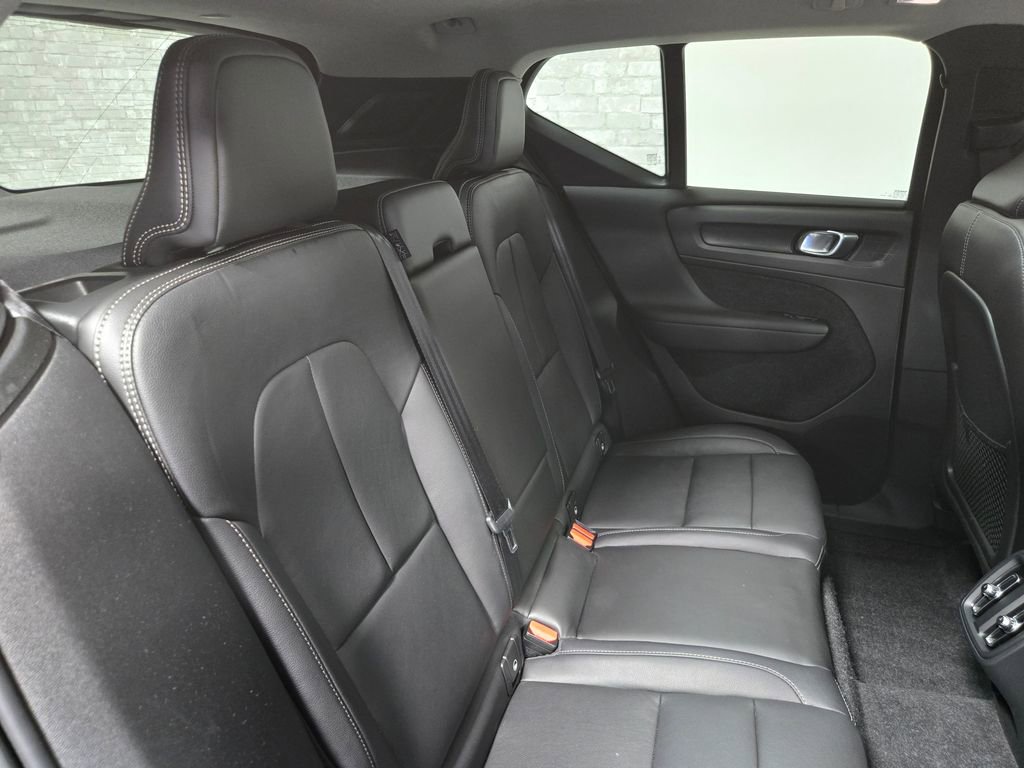 Used 2019 Volvo XC40 T5 Momentum image 50