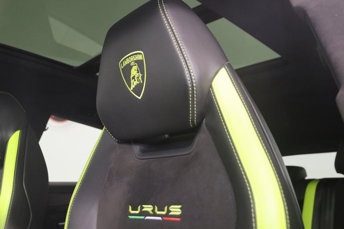 Used 2022 Lamborghini Urus AWD/4WD image 46