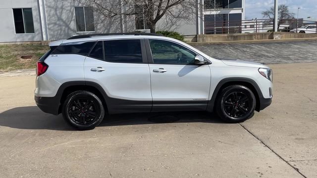 Used 2021 GMC Terrain SLE w/ Driver Convenience Package FWD image 9