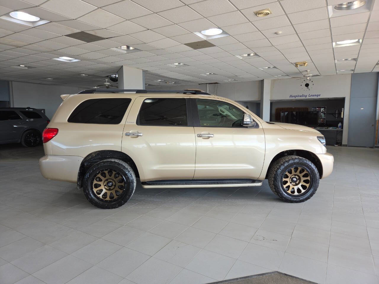 Used 2011 Toyota Sequoia Platinum AWD/4WD image 8