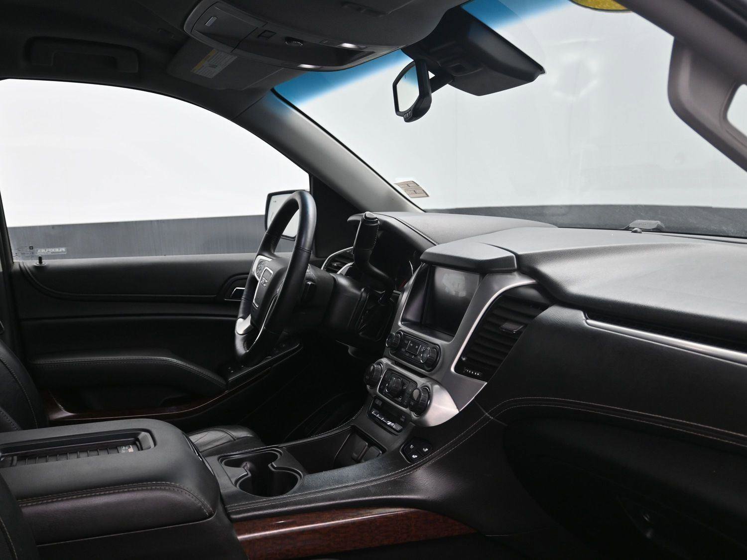 Used 2017 GMC Yukon XL SLT image 13