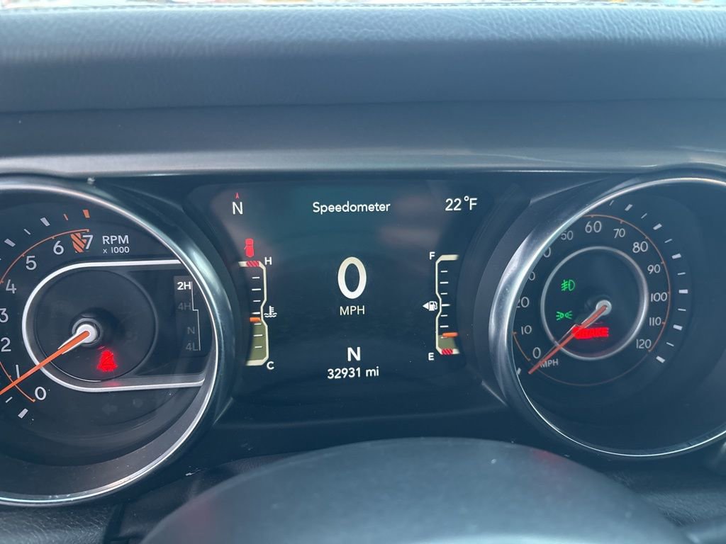 Used 2022 Jeep Wrangler Unlimited Sahara w/ Cold Weather Group AWD/4WD image 21