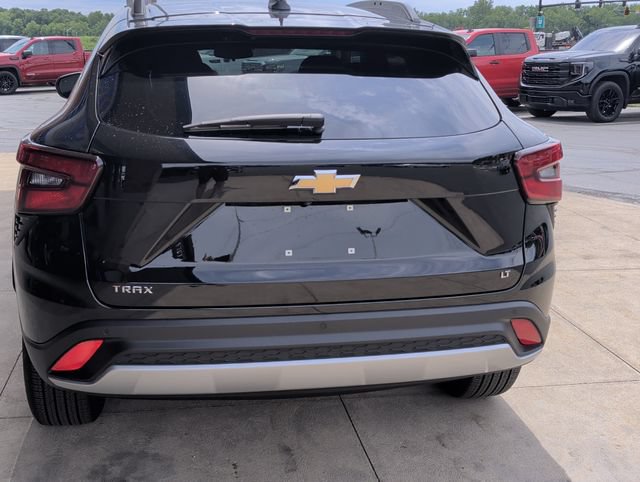 Used 2024 Chevrolet Trax LT w/ Driver Confidence Package FWD image 7