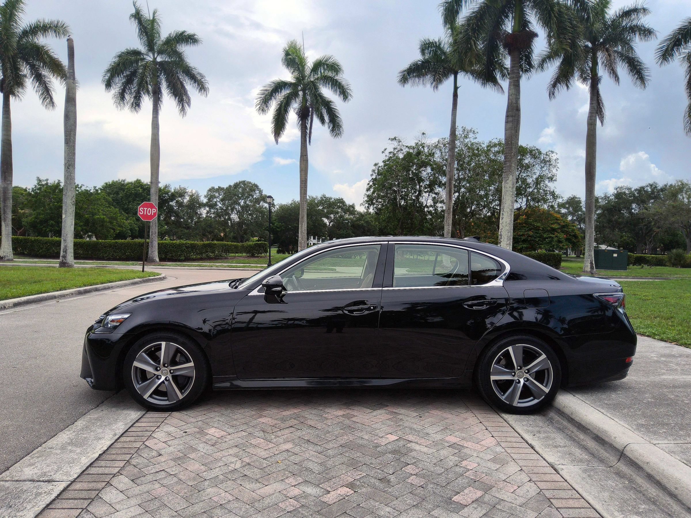 Used 2017 Lexus GS 350 w/ Preferred Accessory Package RWD image 17