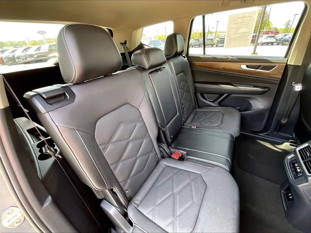 Used 2024 Volkswagen Atlas SE AWD/4WD image 15