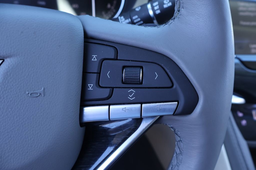 Used 2023 Cadillac XT6 Premium Luxury FWD image 21