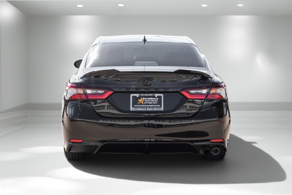 Used 2023 Toyota Camry SE FWD image 7