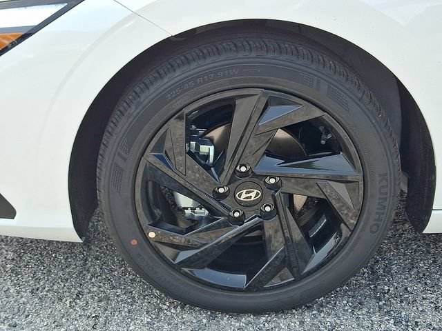 New 2026 Hyundai Elantra SEL Sport FWD image 18