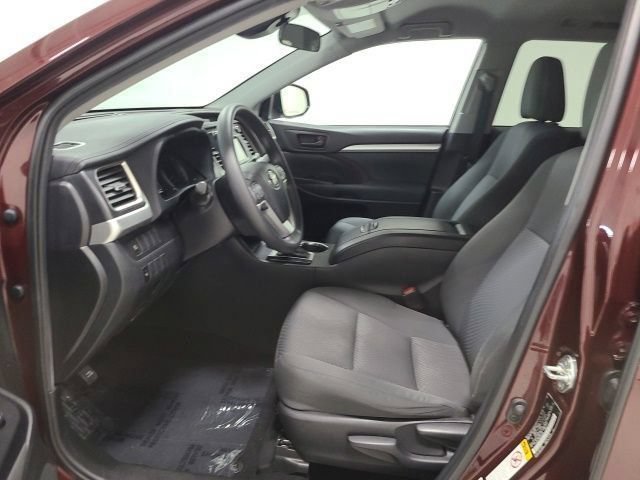 Certified 2019 Toyota Highlander LE FWD image 18